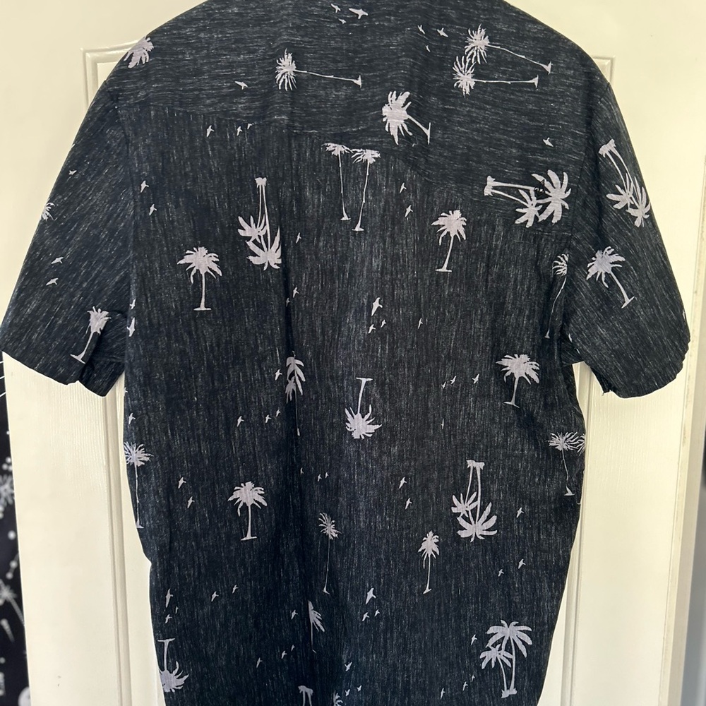 VOLCOM Short Sleeve Button Down